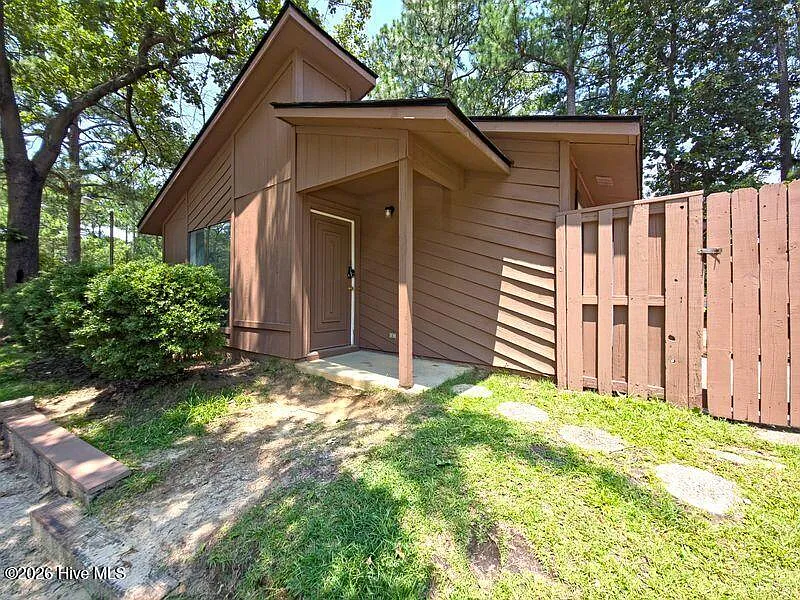 2 bed, 2.0 bath, 948 sqft, $1,050 — Photo 2