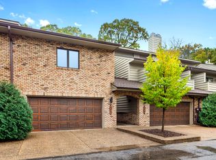 5546 Village Dr, Edina, MN 55439