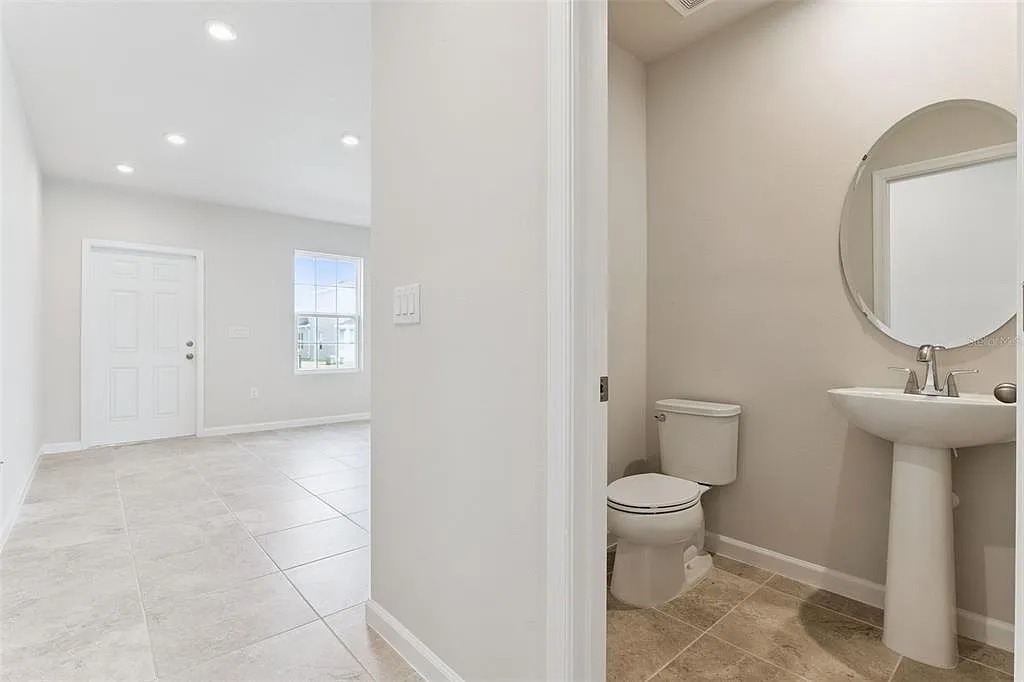 3 bed, 2.5 bath, 1624 sqft, $2,150 — Photo 4