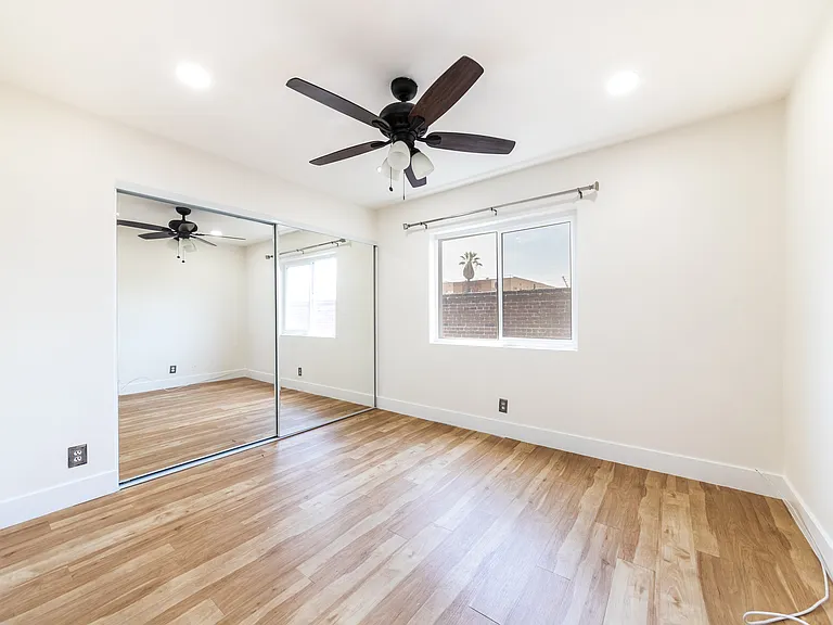 1138 S Grand View St #306 — Photo 10