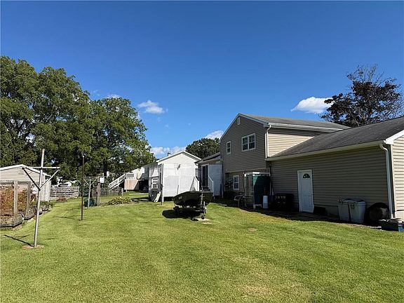 3rd image of 39 Riverdale Rd