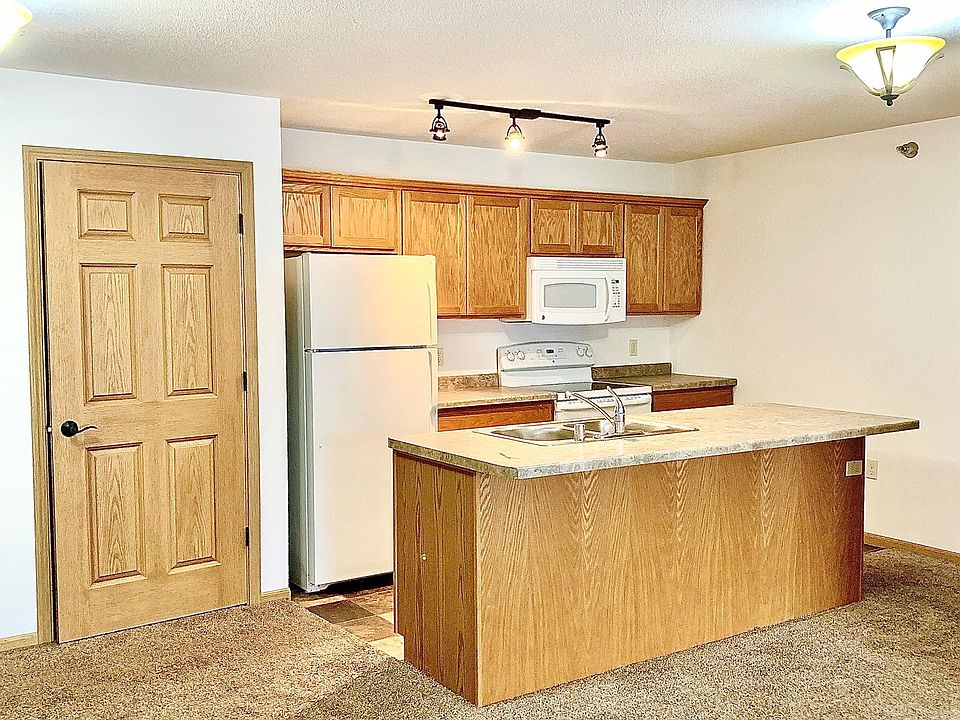 1st image of 960 Highway 16 E #111