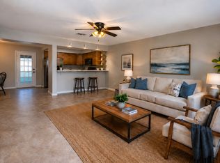 1594 Chateaux De Ville Ct, Clearwater, FL 33764