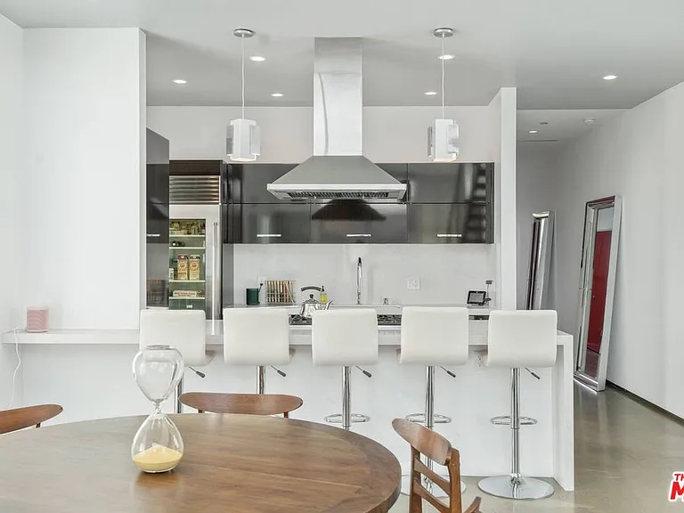 611 N Bronson Ave #10 — Photo 6