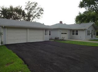 531 Oakwood Ave, Aurora, IL 60505