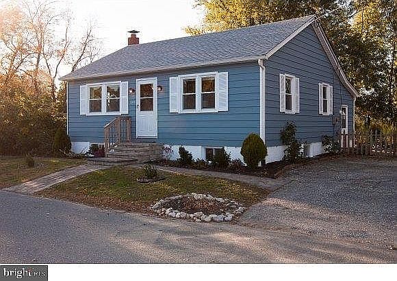 2nd image of 195 John St