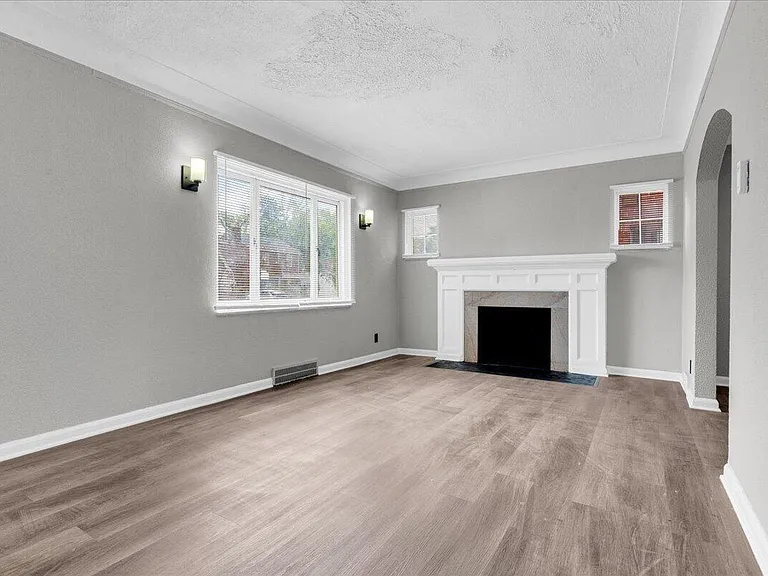 16639 Ward St — Photo 2