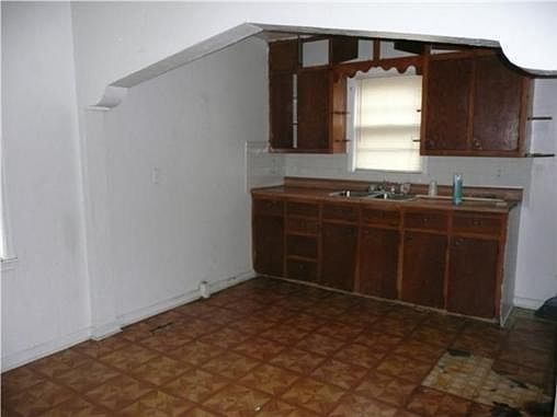 2nd image of 2730 Walker Ave