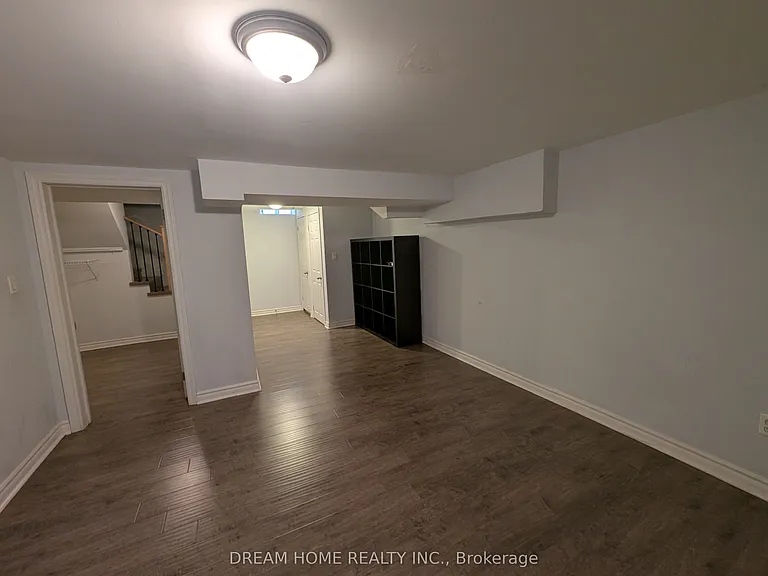 28 Carl Cres #BASEMENT — Photo 5