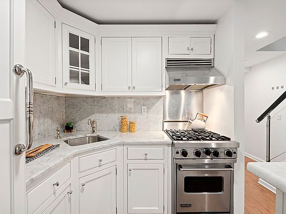 4th image of 838 Greenwich St #Phd