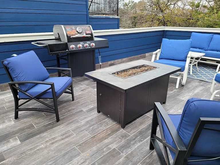 1101 Summit St #2 — Photo 2