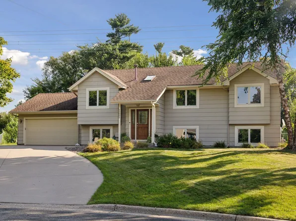 15005 Sunrise Ln, Burnsville, MN 55306