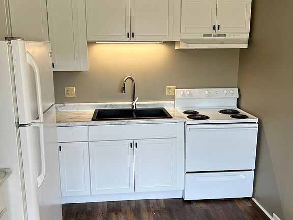 2nd image of 216 Taff Cir APT A