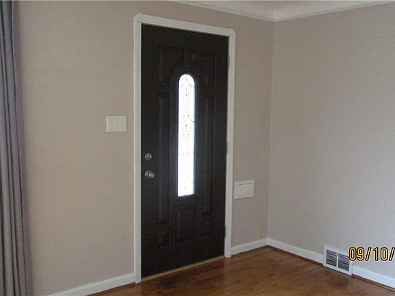 4th image of 6422 S Canterbury Rd