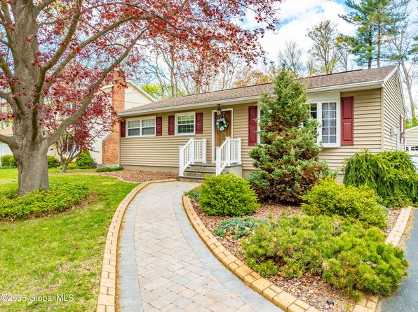 5 Kenyon Drive, Albany, NY 12205