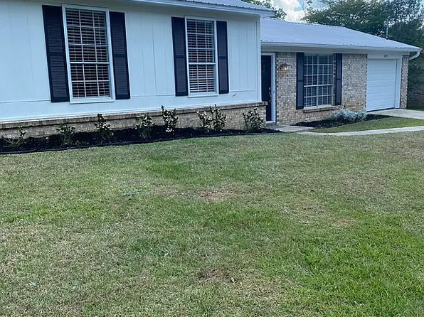 205 Pine Hills Dr, Dothan, AL 36301