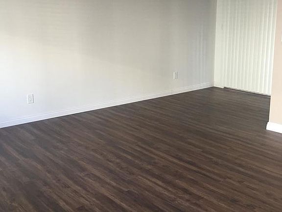 5th image of 13634 Doty Ave APT 6