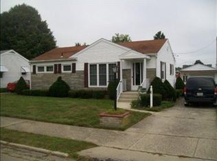 515 Maplewood Dr, Troy, OH 45373