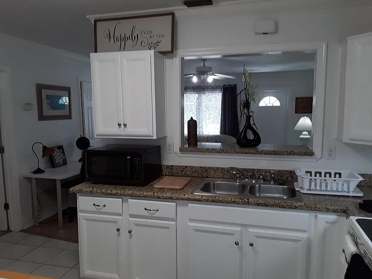2515 SE 1st Ct — Photo 8