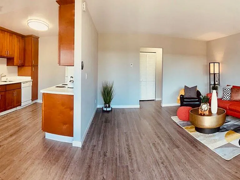 Element Apartment Homes — Photo 9