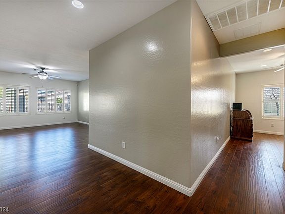 4th image of 3104 Kingbird Dr