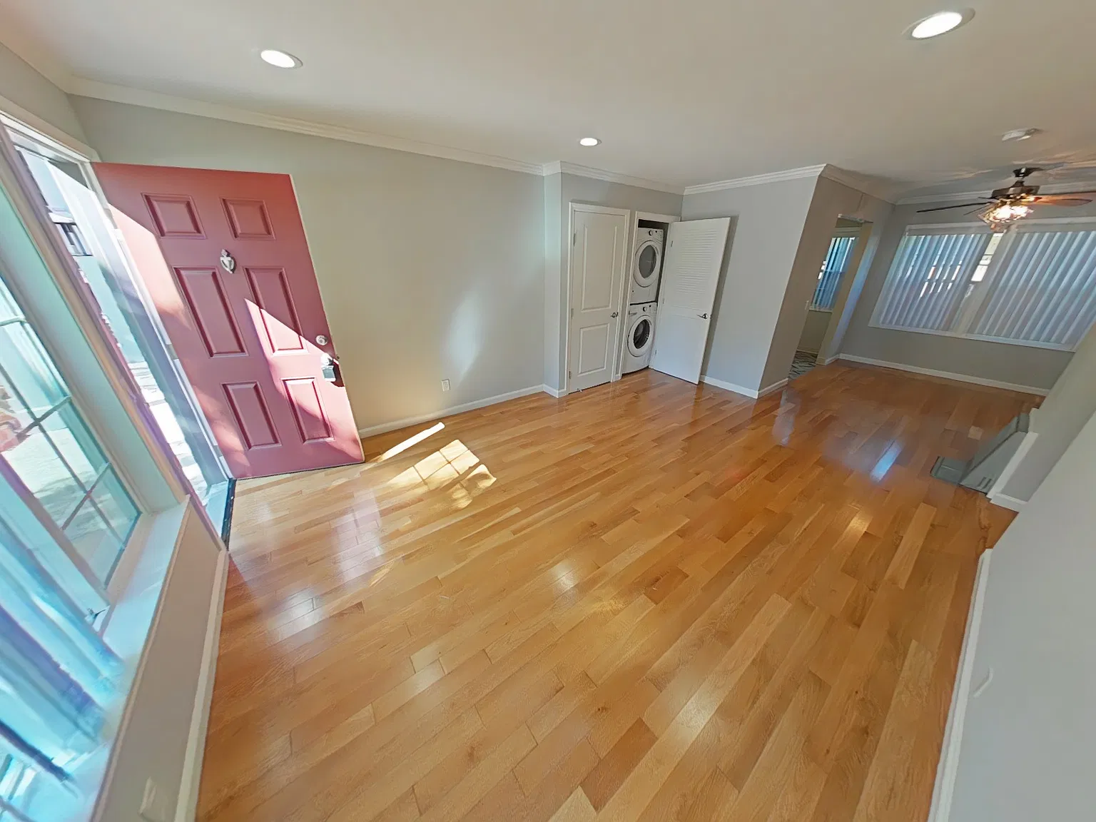 2 bed, 973 sqft, $4,595 — Photo 2