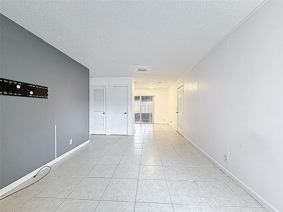 4th image of 501 SW 83rd Avenue