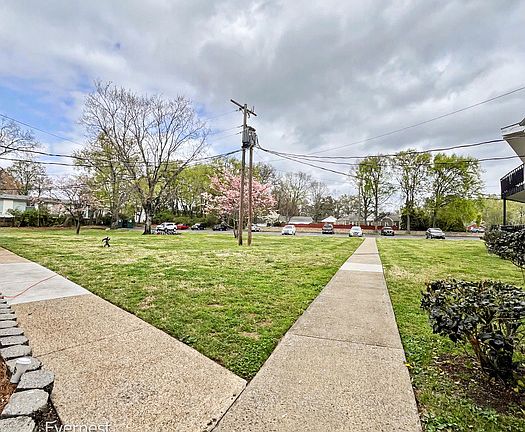 2nd image of 613 Hillsboro Rd APT B27