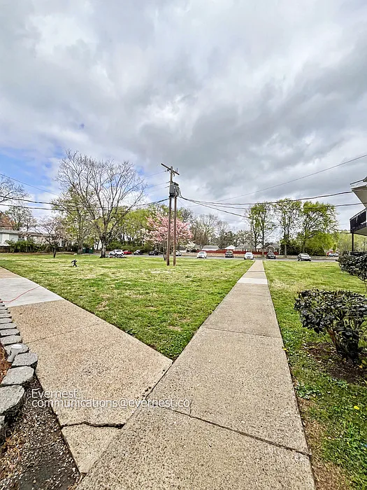 Building Photo - 613 Hillsboro Rd #B27