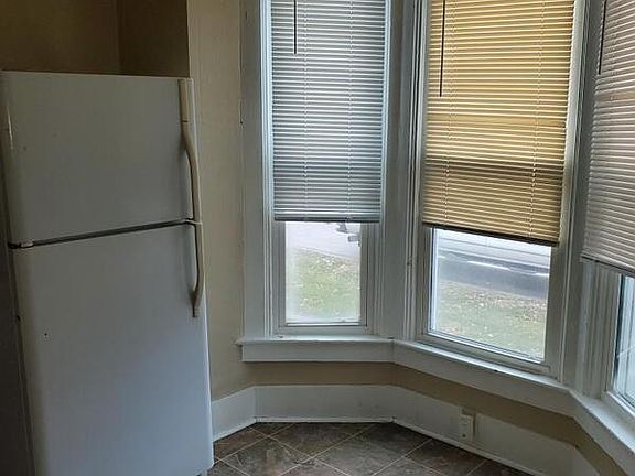 5th image of 2100 F St APT 1