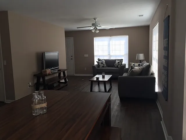 195 Herschel Dr — Photo 6