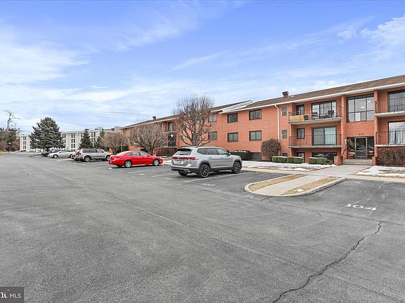 3rd image of 1633 Edgewood Pl APT 1