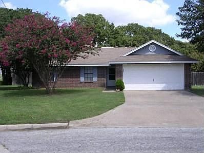 1st image of 814 Brock Cir