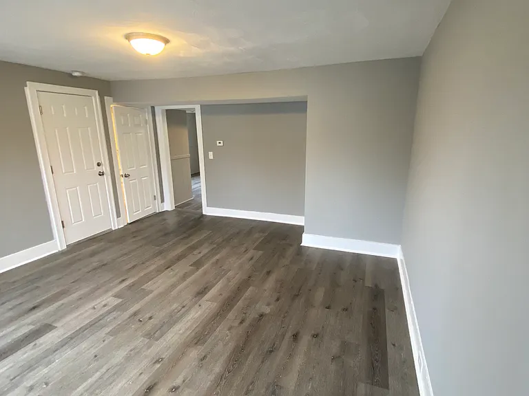 652 Manton Ave #2L — Photo 21