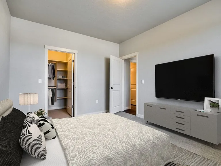 Eagle River Apartments — Photo 41