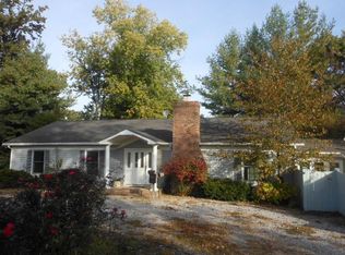 9 Skiles Dr, Mount Carmel, IL 62863