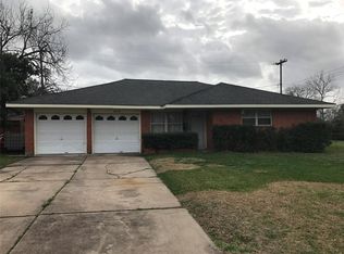 808 Littlejohn Ct, Pasadena, TX 77502