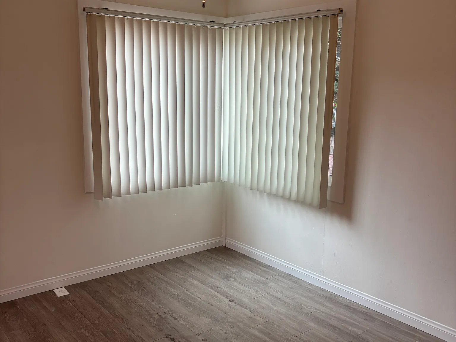 2 bed, 700 sqft, $2,050 — Photo 3
