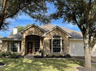 4415 Hunters Lodge Dr, Round Rock, TX 78681