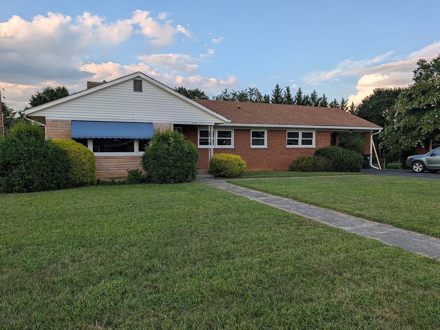 3 bed, 1.5 bath, 1995 sqft, $2,100 — Photo 1