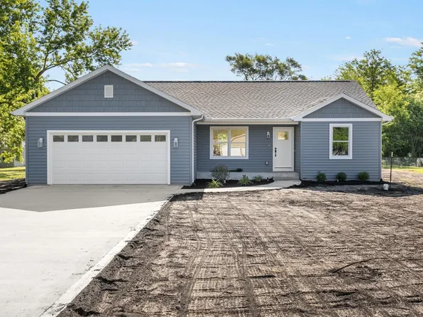 51656 Cherry Rd, Granger, IN 46530
