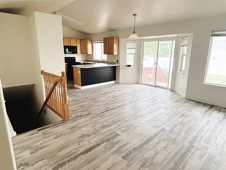 2158 E Shadow Dr — Photo 4