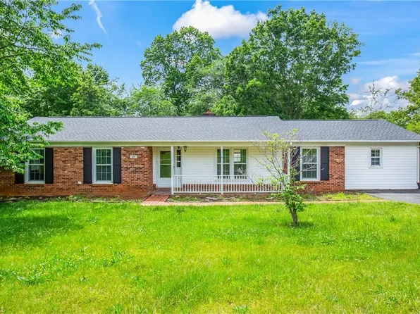 109 Stokes Forest Dr, King, NC 27021