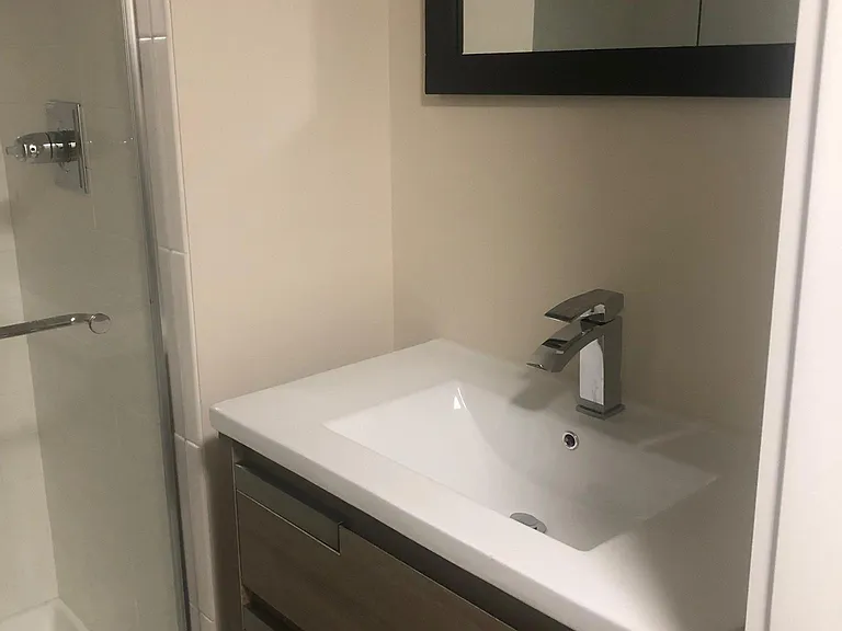 325 E University St — Photo 11