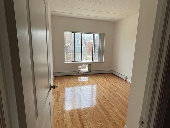 4th image of 14913 Barclay Ave APT 3A