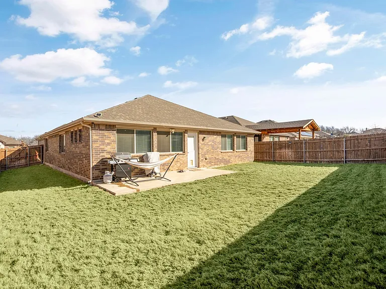 817 Cloverwood Dr — Photo 21