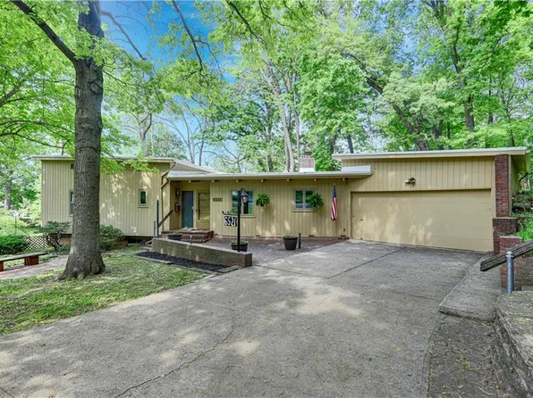 6521 Burnham Dr, Mission, KS 66202