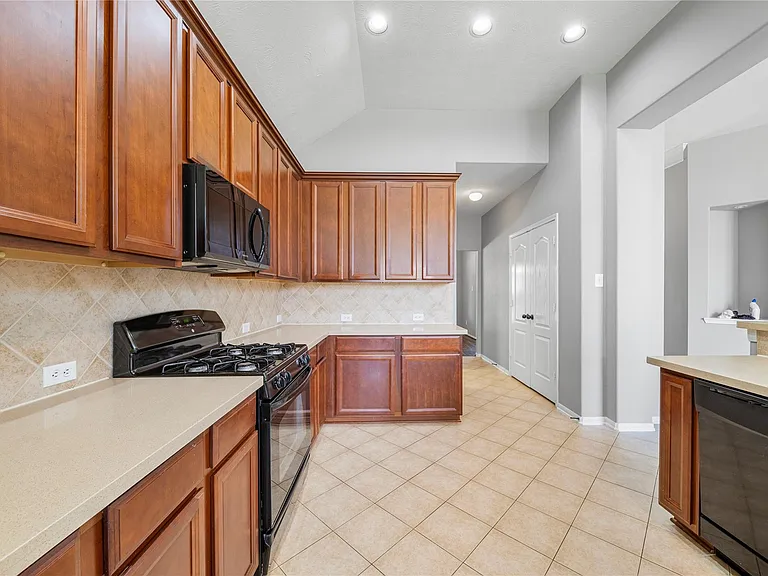 24910 Crystal Stone Ln — Photo 21
