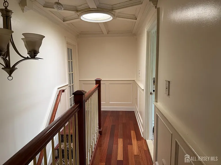 118 Swarthmore Ter — Photo 14