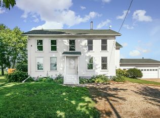 539 Hedge Rd, Compton, IL 61318